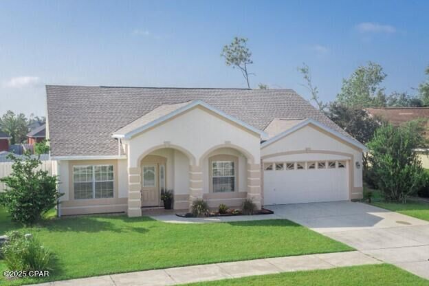 Property Photo: 3225 Azalea Circle FL 32444