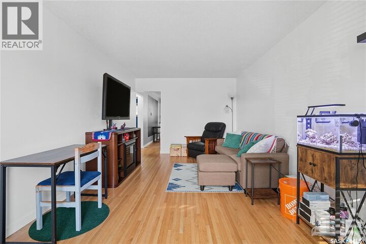 Property Photo:  658 Garnet Street  SK S4T 2W8 