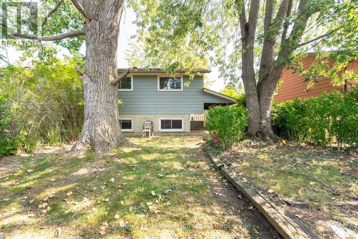 Property Photo:  387 First Avenue North  ON L3C 5R3 