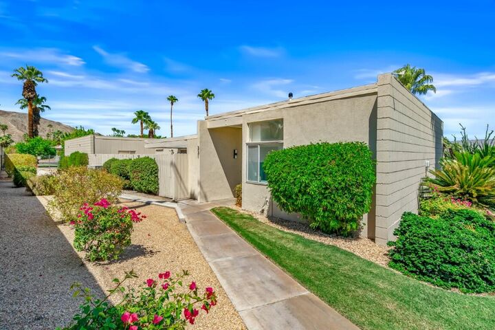 Property Photo:  331 Sandpiper Street  CA 92260 