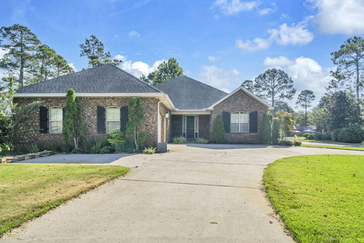 Property Photo: 750 Woods Drive FL 32578
