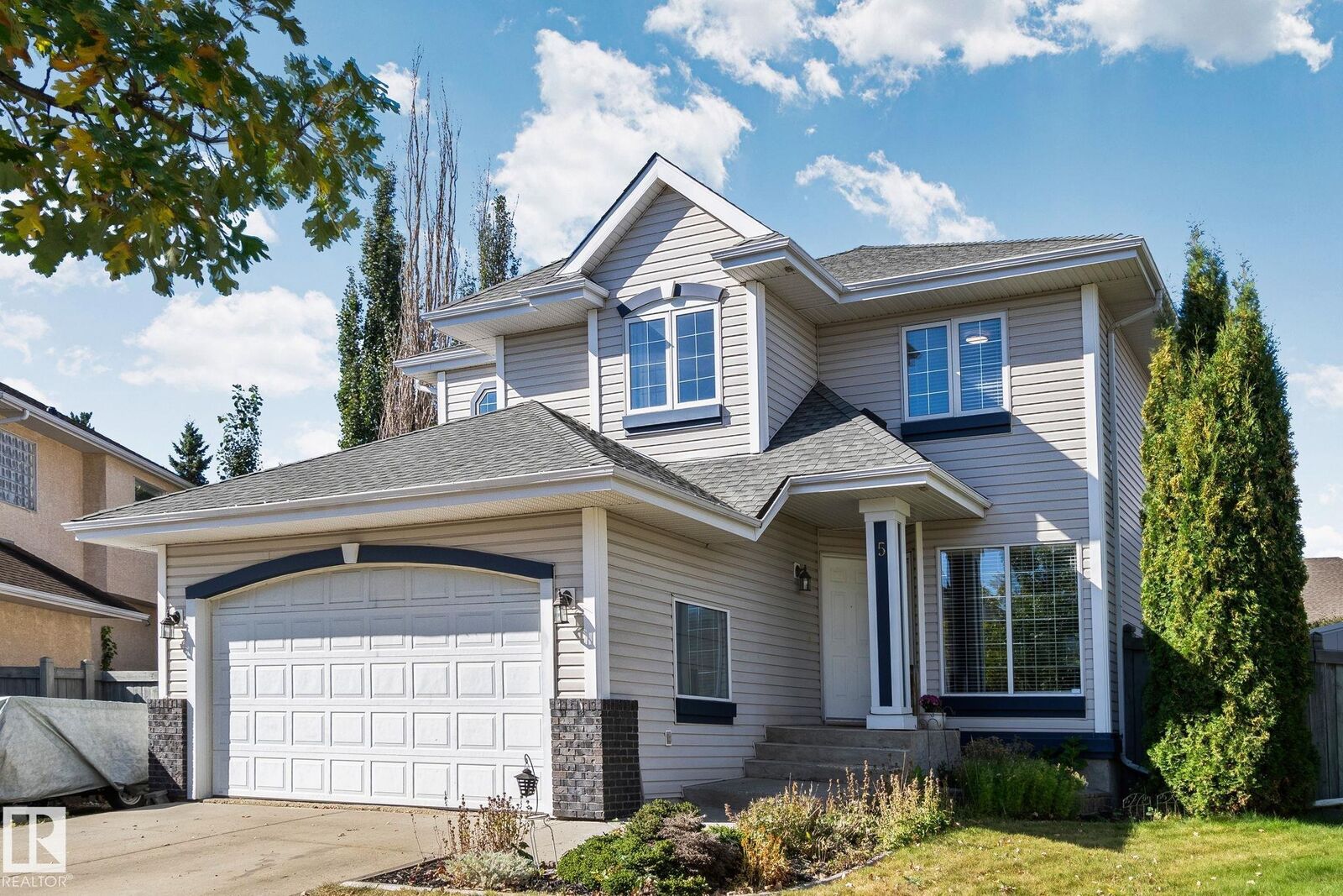 Property Photo:  5 Oriole Crest  AB T8N 6L7 
