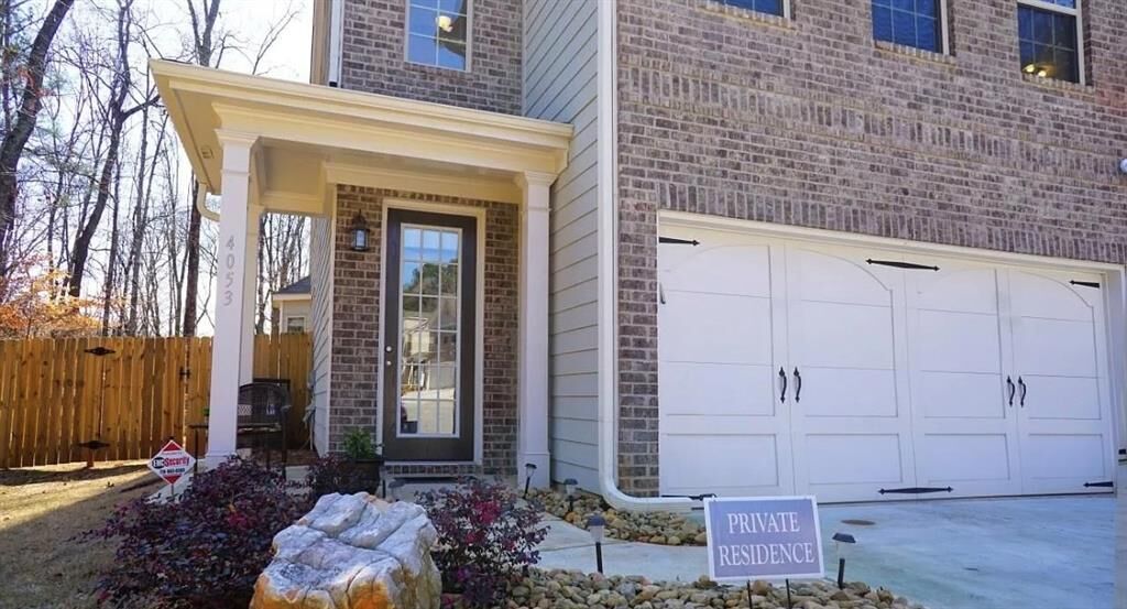 Property Photo:  4053 Princeton Lakes Way SW  GA 30331 