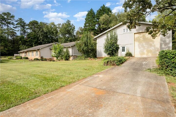 Property Photo:  490 Addington Drive  GA 30577