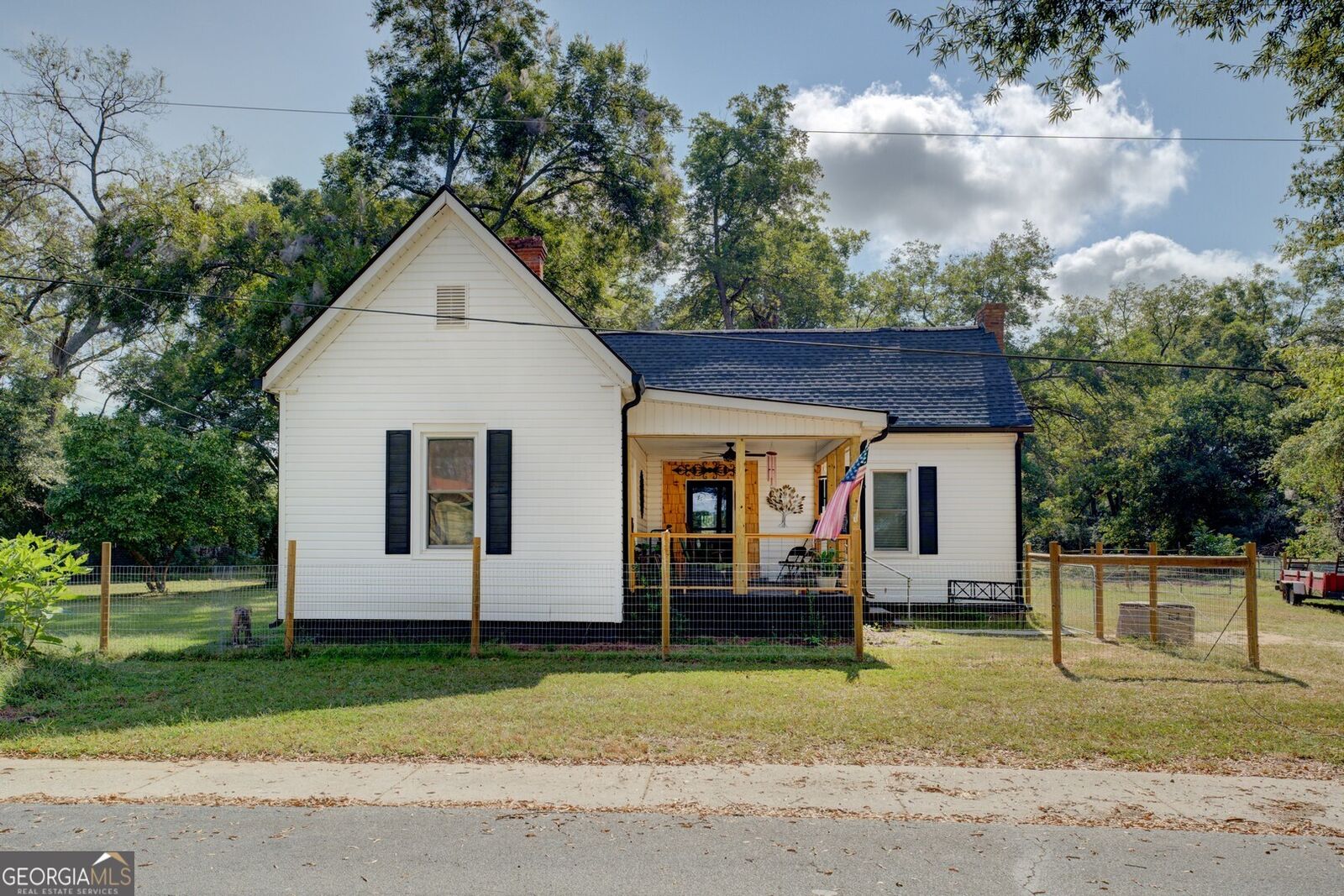 Property Photo:  630 S Railroad Street  GA 31085 