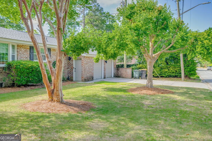 Property Photo: 1207 Bacon Park Drive GA 31406