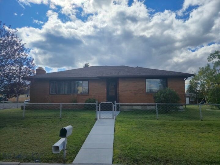 2526 Locust Street  Butte MT 59701 photo