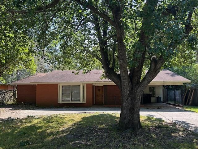 Property Photo:  2608 Juniper Avenue  GA 31907