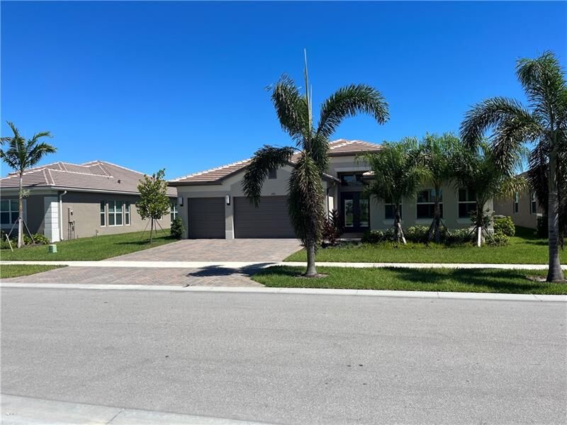Property Photo:  11965 SW Sandy Bay Cir  FL 34987 