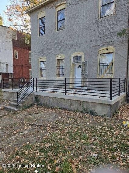 Property Photo: 1143 S 1st St KY 40203