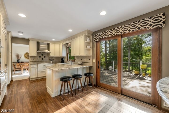 Property Photo:  17 Jardine Ct  NJ 07950 