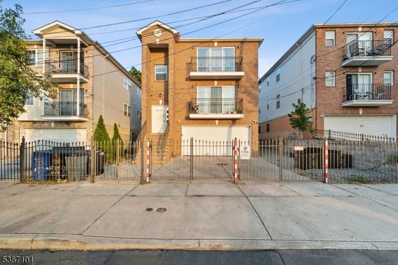 Property Photo:  280 S 20th St  NJ 07103 