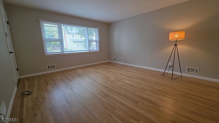 Property Photo:  43 Allen St 1  NJ 07111 