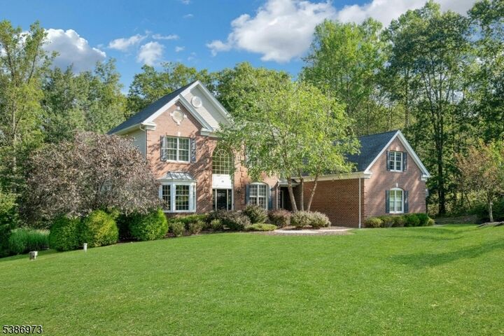 Property Photo:  33 Chancellor Way  NJ 07853 