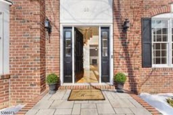 Property Photo:  33 Chancellor Way  NJ 07853 