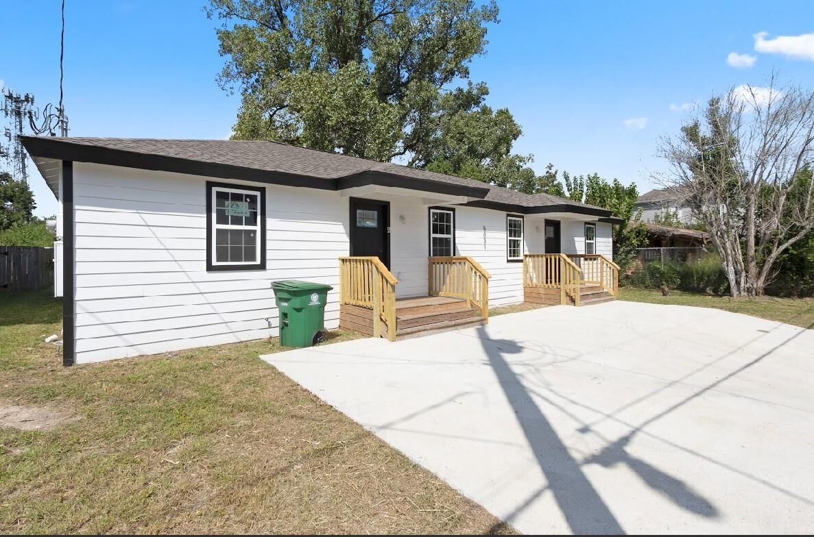 Property Photo: 5031 Mallow Street A TX 77033
