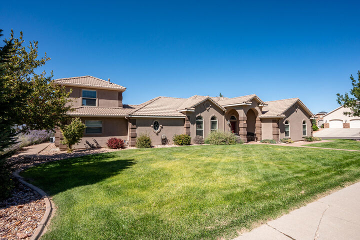 Property Photo:  552 S Cove Dr  UT 84720 