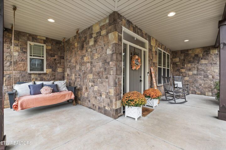 Property Photo:  1118 Front Royal Lane  TN 37922 
