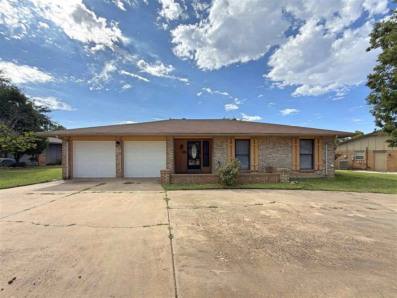 Property Photo: 405 NE 46th St OK 73507