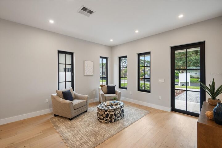 Property Photo: 803 Yates Street FL 32804