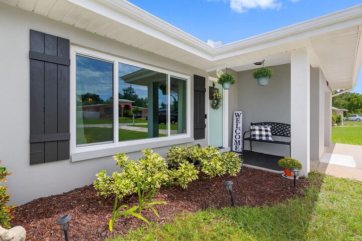 Property Photo:  237 Mineola Drive E  FL 33770 