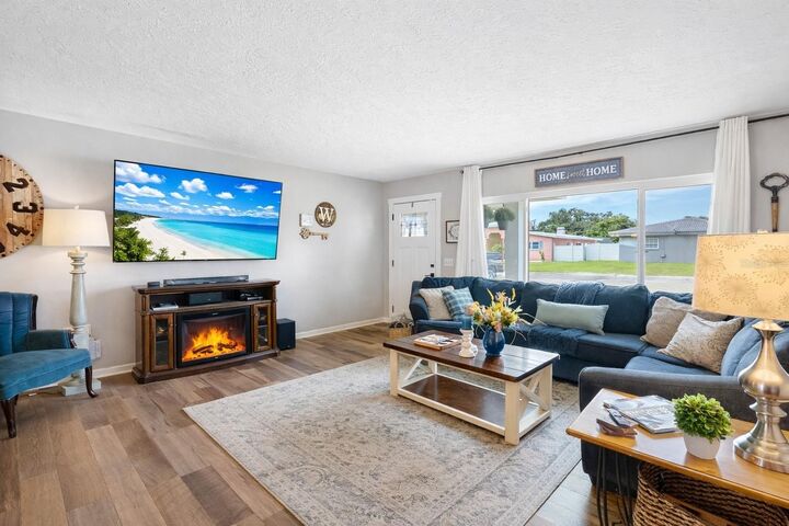 Property Photo: 237 Mineola Drive E FL 33770