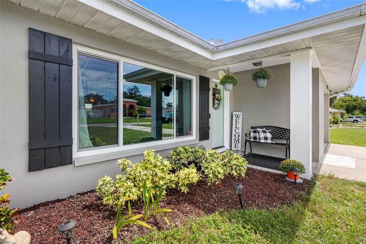 Property Photo: 237 Mineola Drive E FL 33770