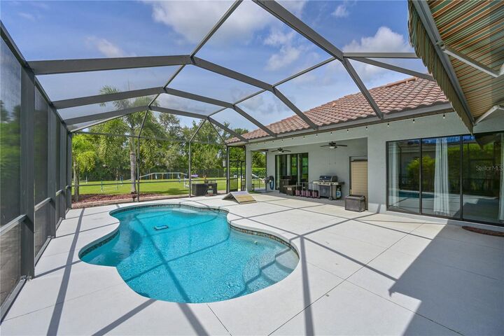 Property Photo: 1055 145th Street Circle NE FL 34212