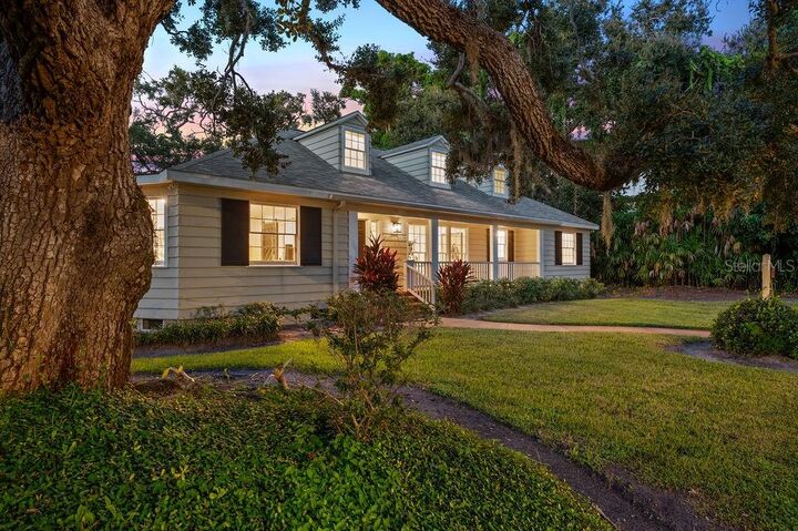 1585 South Drive  Sarasota FL 34239 photo