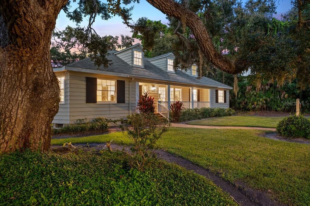 Property Photo: 1585 South Drive FL 34239