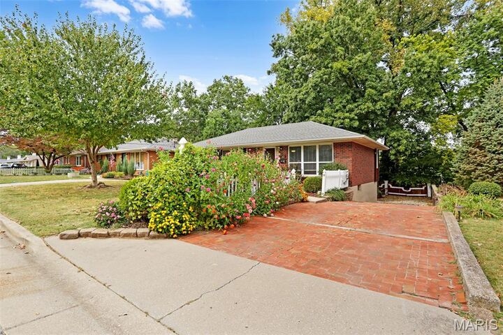 Property Photo:  1427 Ladd Avenue  IL 62025 