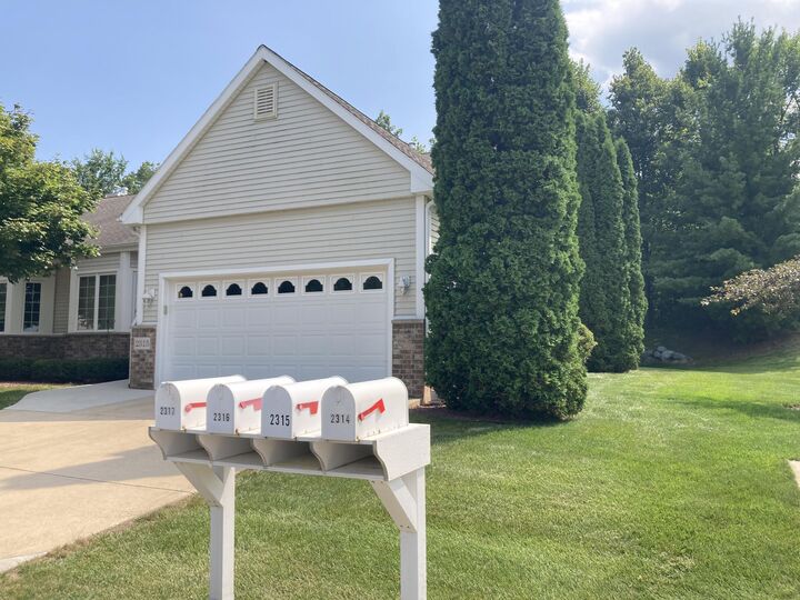 Property Photo:  2315 Stoney Ln  WI 53024 