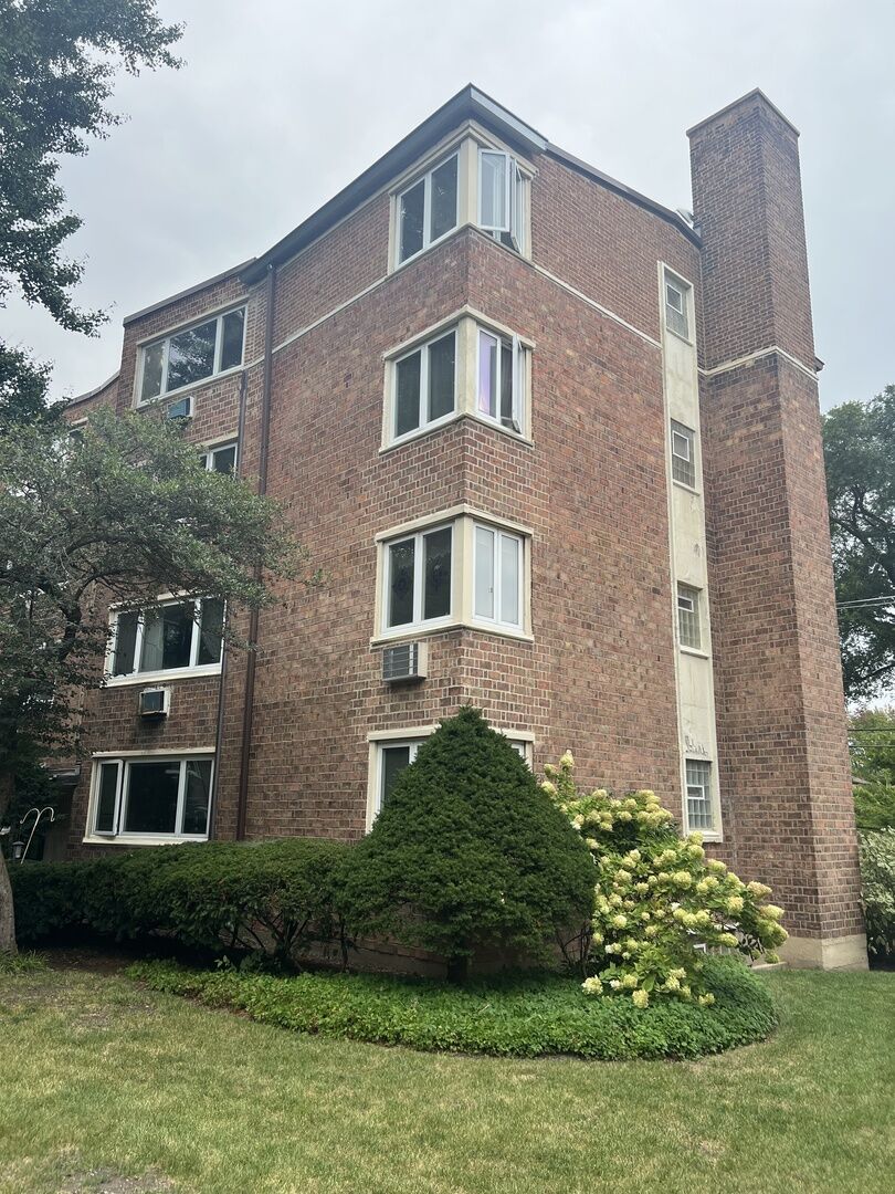 Property Photo:  1954 W Hood Avenue 1B  IL 60660 