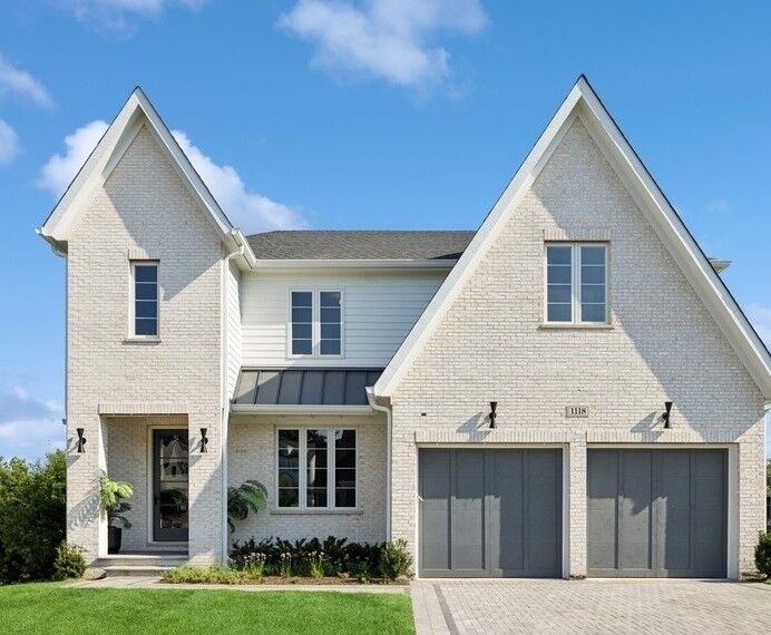 Property Photo:  1118 Pin Oak Drive  IL 60558 