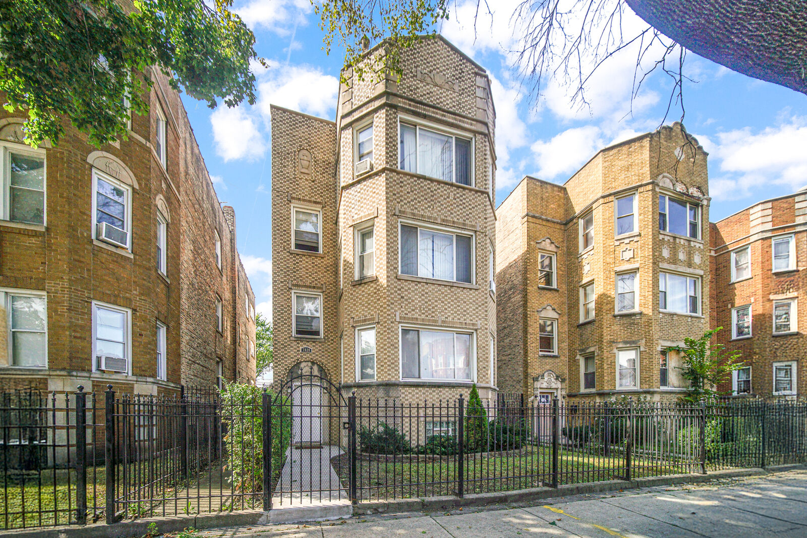 Property Photo:  7828 S Winchester Avenue  IL 60620 