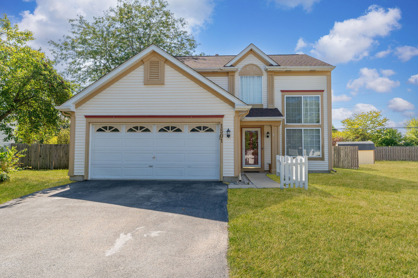 Property Photo:  1501 Belle Haven Drive  IL 60030