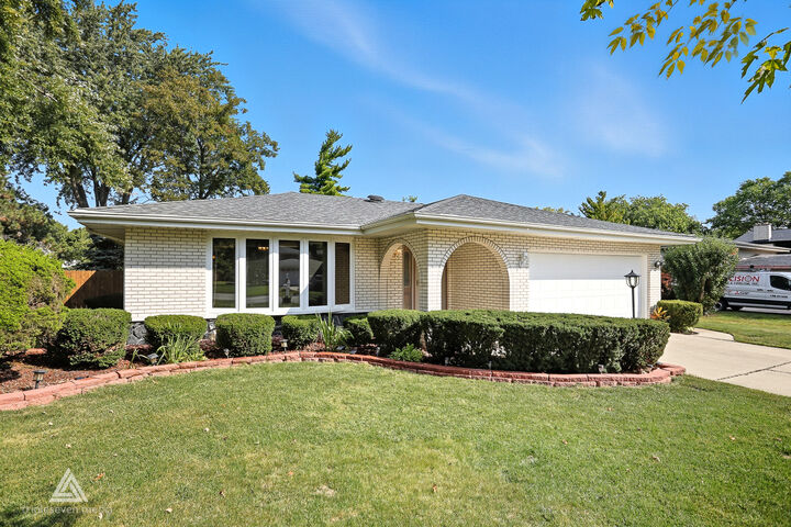 Property Photo:  6224 W Carol Lane  IL 60463 