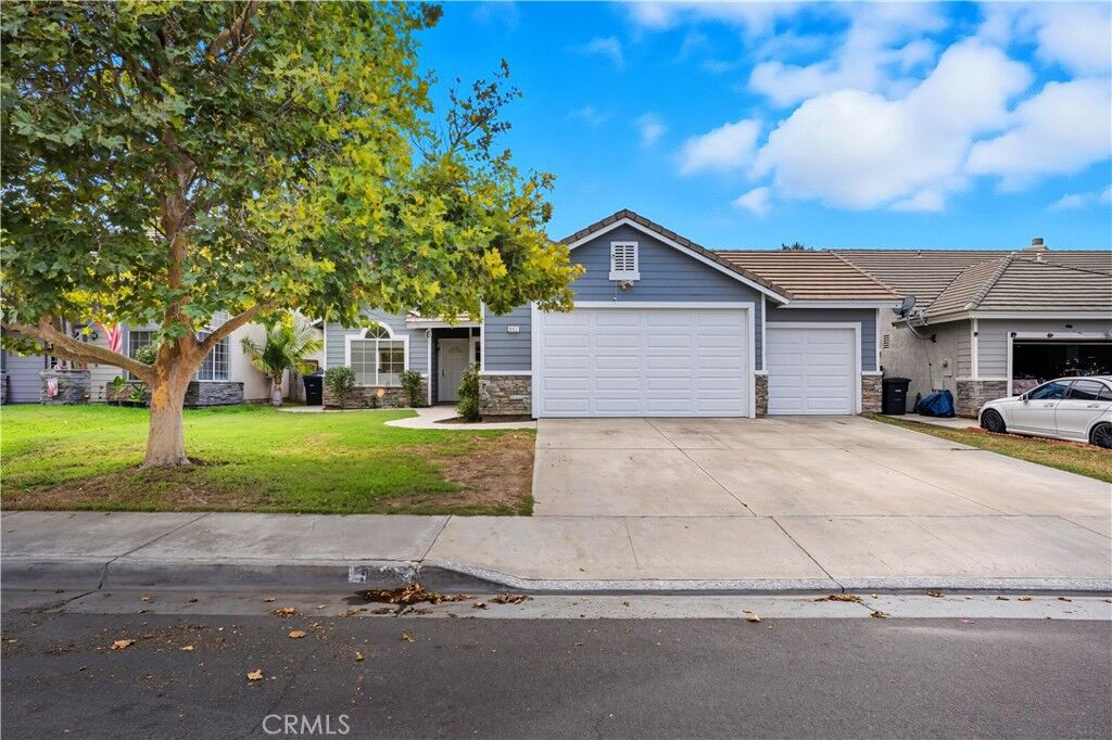 Property Photo:  992 E Evans  CA 92583 