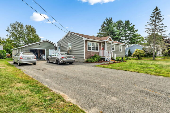 Property Photo:  340 Parkway S  ME 04412 