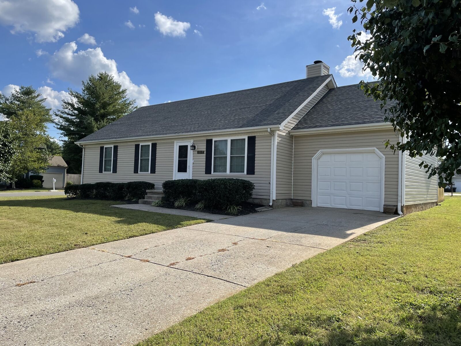 Property Photo:  1215 Woods Edge  TN 37130 
