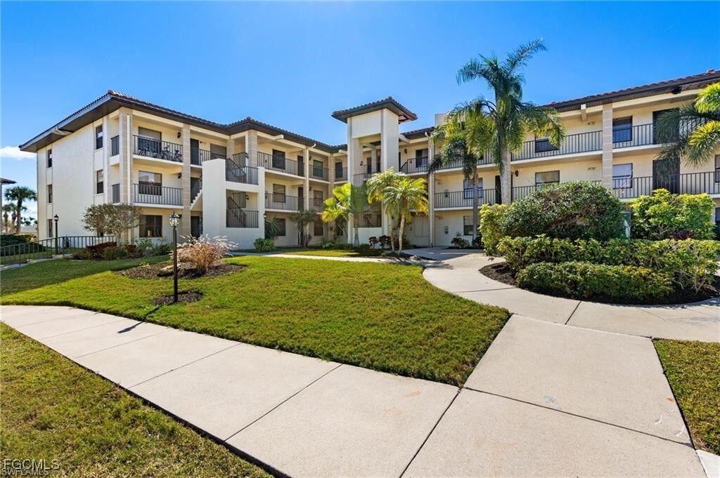 Property Photo:  12601 Kelly Sands Way 422  FL 33908 
