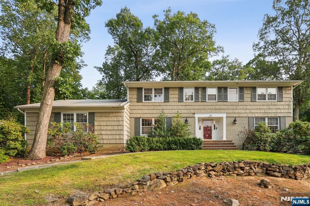 Property Photo:  10 Byron Road  NJ 07006 