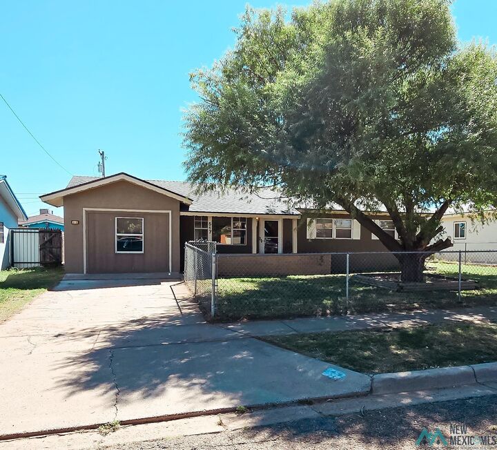 Property Photo:  517 W 19th Street  NM 88101 