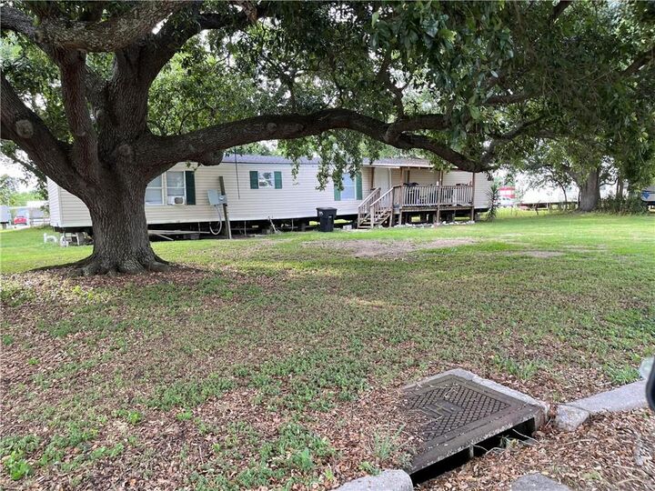 Property Photo: 130 North Street LA 70083