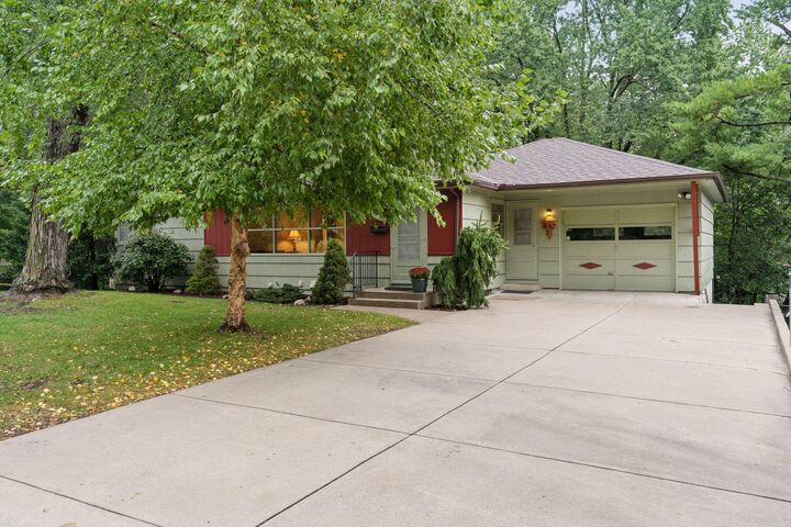 Property Photo:  3101 Sumter Avenue S  MN 55426 