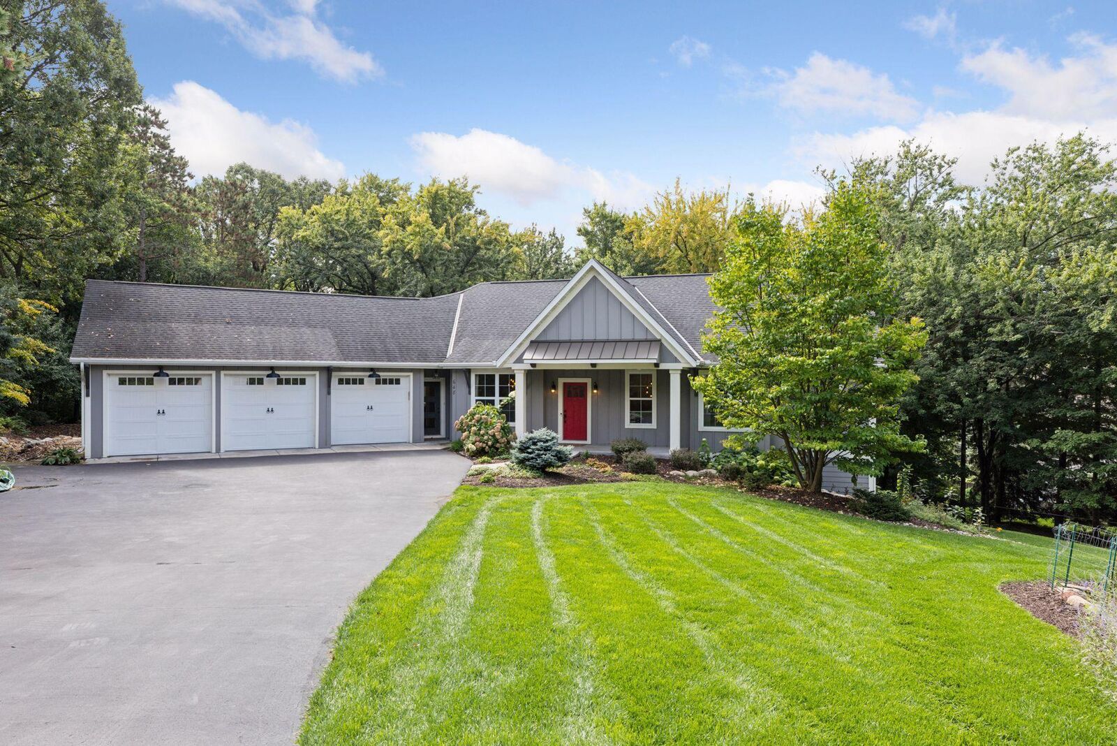 Property Photo:  648 Sunset Lane  MN 55118 