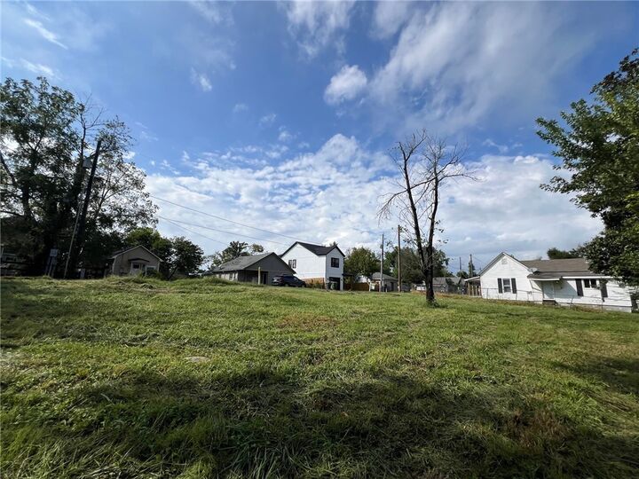 Property Photo:  209 N C Street  AR 72756 
