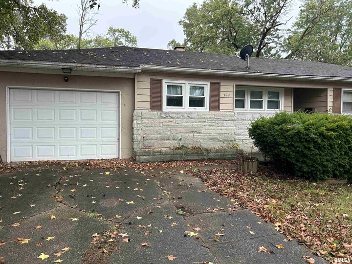 Property Photo:  422 W 5th Street  IL 62812 