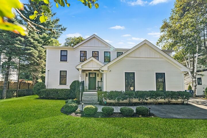 102 Thurston Rd 100  Newton MA 02464 photo