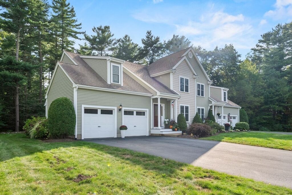 Property Photo:  3 Sarah Reed Hunt Way 3  MA 02346 